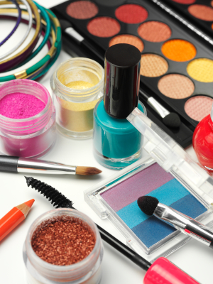 How To Get Makeup Samples By Using The Internet