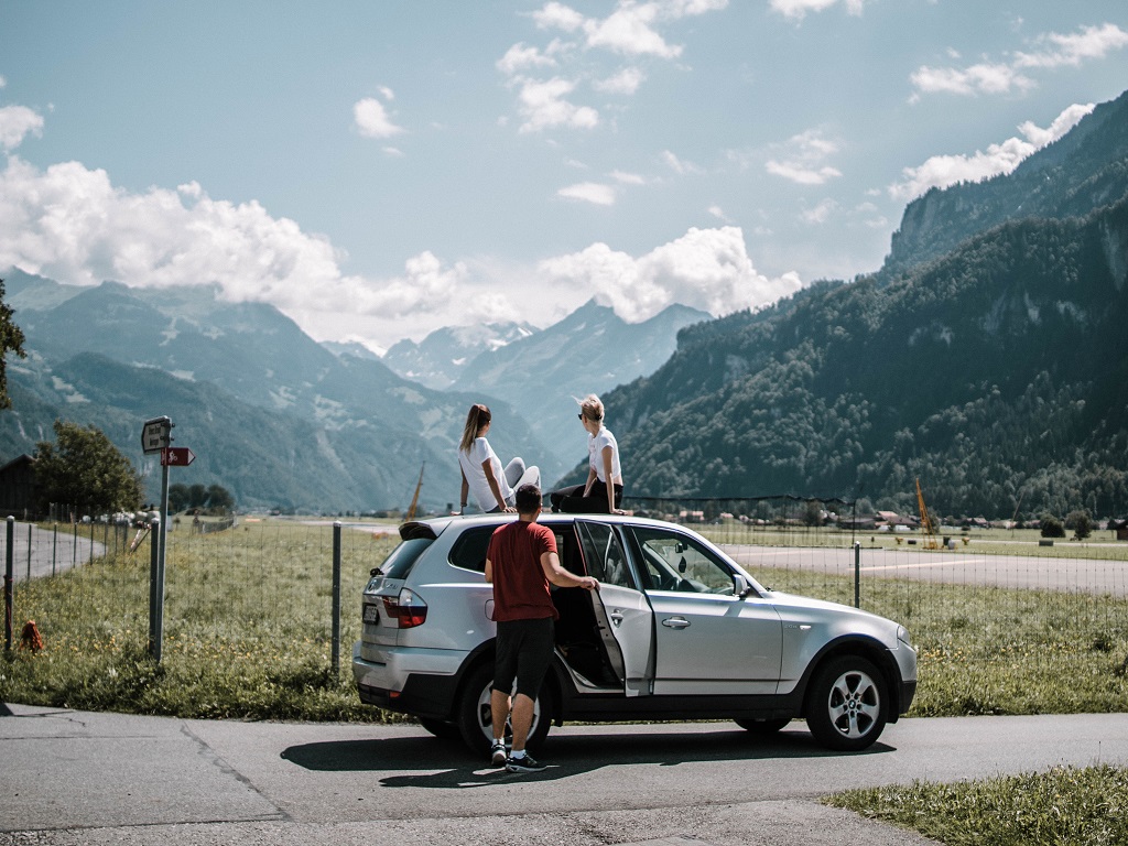 SUV vs. Sedans - Which is More Popular?