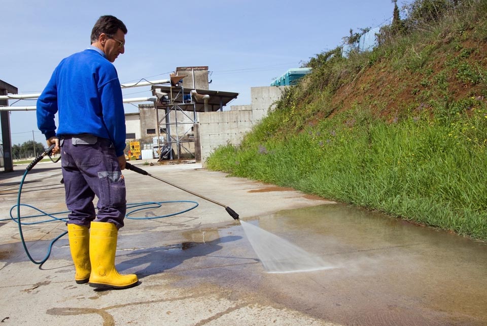 Picking the Best Pressure Washer for Your Needs